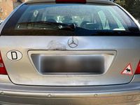 Second-hand Mercedes C180 Classic 143 CP (105 kW) 2003 Argintiu Break
