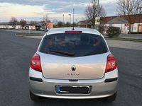 Gebraucht Renault Clio III 88 PS (64 kW) 2006 Silber Kleinwagen