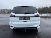 Gebraucht Ford S-MAX Titanium 179 PS (131 kW) 2016 Weiß Van / Kleinbus