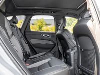 Neu Volvo XC60 Plus 310 PS (228 kW) 2025 Grau SUV