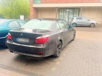 Second-hand BMW 525 177 CP (130 kW) 2004 Negru Berlinǎ