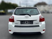 Gebraucht Toyota Auris Edition 99 PS (72 kW) 2012 Weiß Limousine
