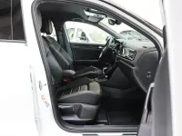 Gebraucht VW T-Roc R-line 150 PS (110 kW) 2024 Weiss / pure white SUV