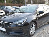 Gebraucht Opel Astra 101 PS (74 kW) 2018 Schwarz Kombi