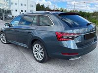 Gebraucht Skoda Superb Best of 160 PS (117 kW) 2019 Blau Kombi