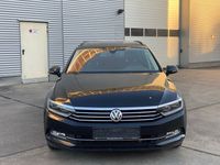 Gebraucht VW Passat Comfortline 150 PS (110 kW) 2018 Schwarz metallic Kombi