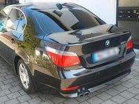 Second-hand BMW 523 177 CP (130 kW) 2006 Negru Berlinǎ