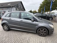 Gebraucht Mercedes B180 109 PS (80 kW) 2010 Mountaingrau  met. Van / Kleinbus