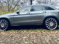 gebraucht Mercedes GLC250 d 4MATIC Luxuriös volles Extra Paket .