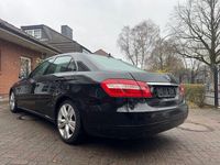 Gebraucht Mercedes E200 136 PS (100 kW) 2011 Schwarz Limousine