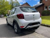 gebraucht Dacia Sandero TCe 90 Stepway Celebration Stepway C...