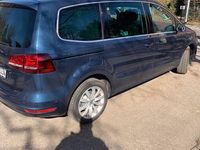 Gebraucht VW Sharan Comfortline 184 PS (135 kW) 2016 Blau Van / Kleinbus