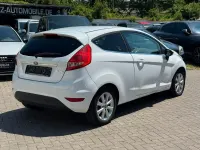 Gebraucht Ford Fiesta Titanium 82 PS (60 kW) 2011 Weiß Kleinwagen