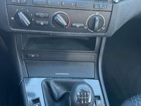 Gebraucht BMW 318 143 PS (105 kW) 2003 Limousine
