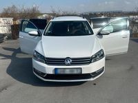Gebraucht VW Passat 140 PS (102 kW) 2011 Weiß Limousine