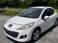 Gebraucht Peugeot 207 90 PS (66 kW) 2012 Weiß Coupé