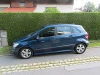 Gebraucht Mercedes B200 140 PS (102 kW) 2010 Blau Van / Kleinbus