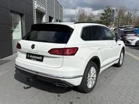 Gebraucht VW Touareg 231 PS (169 kW) 2022 Pure white SUV