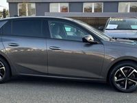 Gebraucht Opel Astra 131 PS (96 kW) 2025 Mondsteingrau Limousine