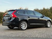 Gebraucht Volvo V60 Momentum 224 PS (164 kW) 2016 Schwarz Kombi