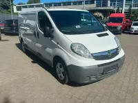 Gebraucht Opel Vivaro 114 PS (83 kW) 2013 Casablancaweiss/glacier/arctic Van / Kleinbus