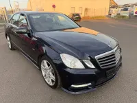 Gebraucht Mercedes E220 AMG line 163 PS (119 kW) 2012 Blau Limousine