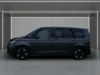 Gebraucht VW Multivan Life 150 PS (110 kW) 2025 Indiumgrau metallic Van / Kleinbus