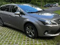 Gebraucht Toyota Avensis Edition 147 PS (108 kW) 2015 Braun Kombi
