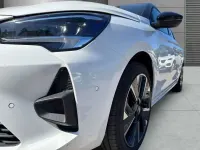 Gebraucht Opel Corsa-e GS Line 100 kW (136 PS) 2023 Arktis weiß Kleinwagen