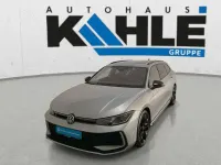 Gebraucht VW Passat R-line 150 PS (110 kW) 2024 Oyster silver metallic Kombi