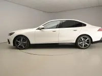 Gebraucht BMW 520 M Sport 208 PS (152 kW) 2025 Weiß Limousine
