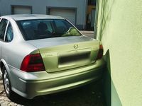 Second-hand Opel Vectra 101 CP (74 kW) 2000 Bej Berlinǎ