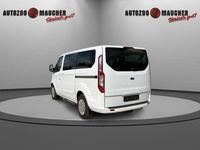 Gebraucht Ford Tourneo 131 PS (96 kW) 2017 Frostweiß Van / Kleinbus