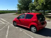 Gebraucht Toyota Aygo 69 PS (50 kW) 2007 Rot Kleinwagen