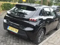 Gebraucht Peugeot e-208 Active 100 kW (136 PS) 2022 Schwarz Kleinwagen