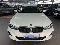 Gebraucht BMW 320 190 PS (139 kW) 2023 Mineralweiss Kombi