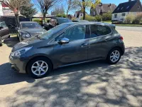 Gebraucht Peugeot 208 Active 99 PS (72 kW) 2016 Schwarz Kleinwagen