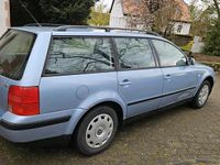 Gebraucht VW Passat 125 PS (91 kW) 2000 Blau Kombi