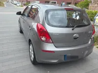 Gebraucht Hyundai i20 86 PS (63 kW) 2013 Grau Kleinwagen