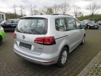 Gebraucht VW Sharan Comfortline 177 PS (130 kW) 2019 Reflexsilber metallic Van / Kleinbus
