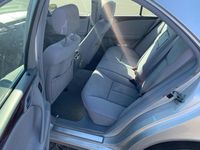 Second-hand Mercedes E220 Elegance 143 CP (105 kW) 2000 Argintiu Berlinǎ