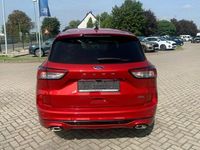 Gebraucht Ford Kuga ST-Line 152 PS (111 kW) 2020 Rot metallic SUV