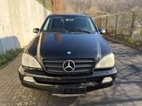 Gebraucht Mercedes ML270 163 PS (119 kW) 2004 Schwarz SUV