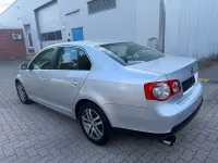 Gebraucht VW Jetta Sportline 150 PS (110 kW) 2007 Silber Limousine