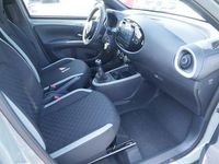 Neu Toyota Aygo X 72 PS (52 kW) 2025 Grün SUV