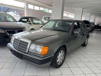 Gebraucht Mercedes E230 132 PS (97 kW) 1991 Grau Limousine
