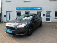 Używany Ford Focus Trend 101 KM (74 kW) 2016 Szary Sedan/Limuzyna