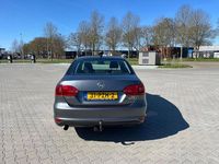 Gebraucht VW Jetta Comfortline 105 PS (77 kW) 2011 Grau Limousine