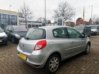 Używany Renault Clio II Dynamique 101 KM (74 kW) 2009 Szary Sedan/Limuzyna