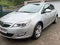 Gebraucht Opel Astra Edition 120 PS (88 kW) 2010 Silber Kleinwagen